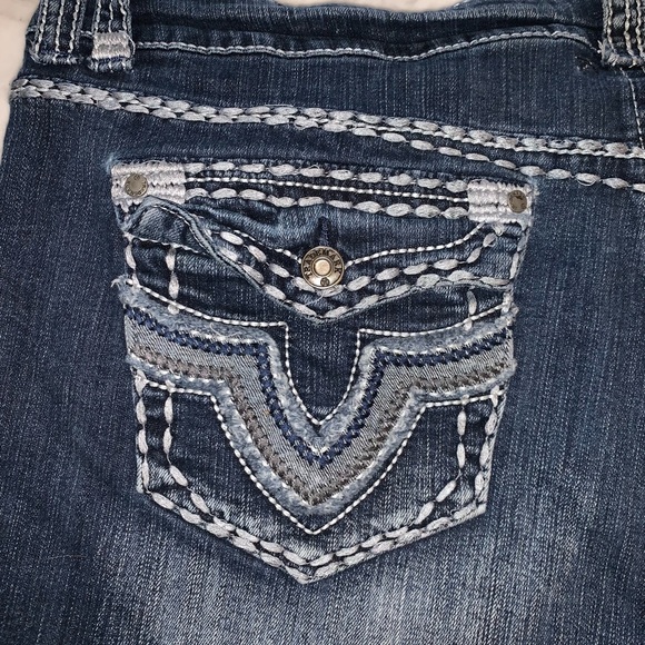 Trademark H Iconic Slim Boot Cut Dark Wash Cut Off Jean *Shorts* Size 24 (W381) - Picture 6 of 7